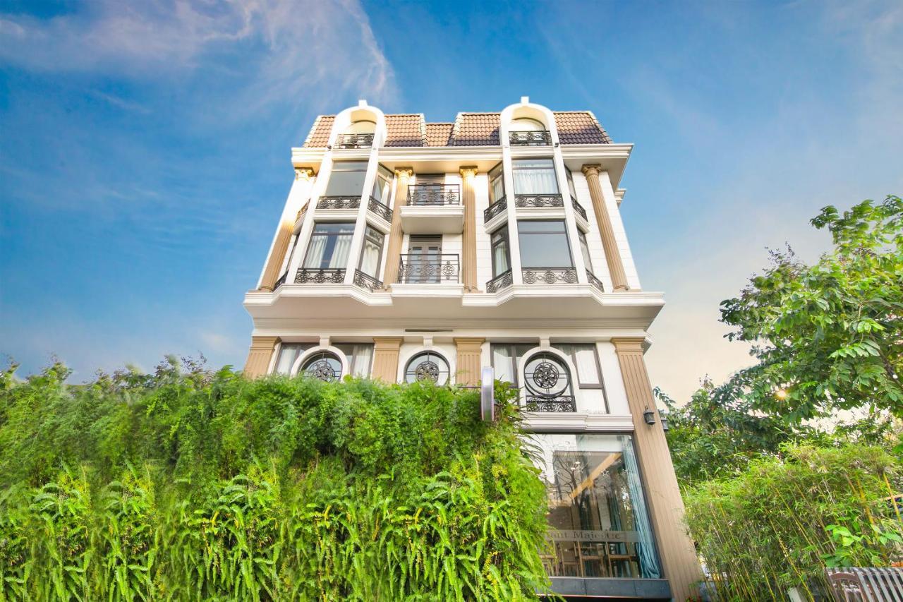 Capital O 781 Brilliant Majestic Hotel Da Nang Buitenkant foto